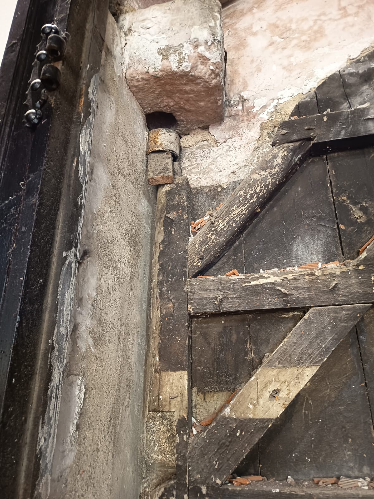 Reabre la puerta trasera de la iglesia de San Juan tras 60 años sin uso