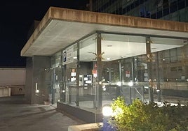 En las plantas 4ª y 5ª del Parking del Hospital Virgen de la Vega duermen personas sin hogar.