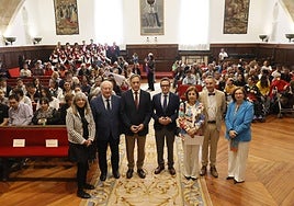 El acto contó con la presencia de Eva María Picado, diputada de Bienestar Social, Enrique Cabero, presidente del Consejo Económico y Social de Castilla y León; de Carlos García Carbayo, alcalde de Salamanca; de Juan Manuel Corchado, rector de la USAL; Rosa López, subdelegada del Gobierno; José Ángel Gallego técnico de la Universidad e Isabel Martínez Lozano, directora de programas de universidades de la ONCE.