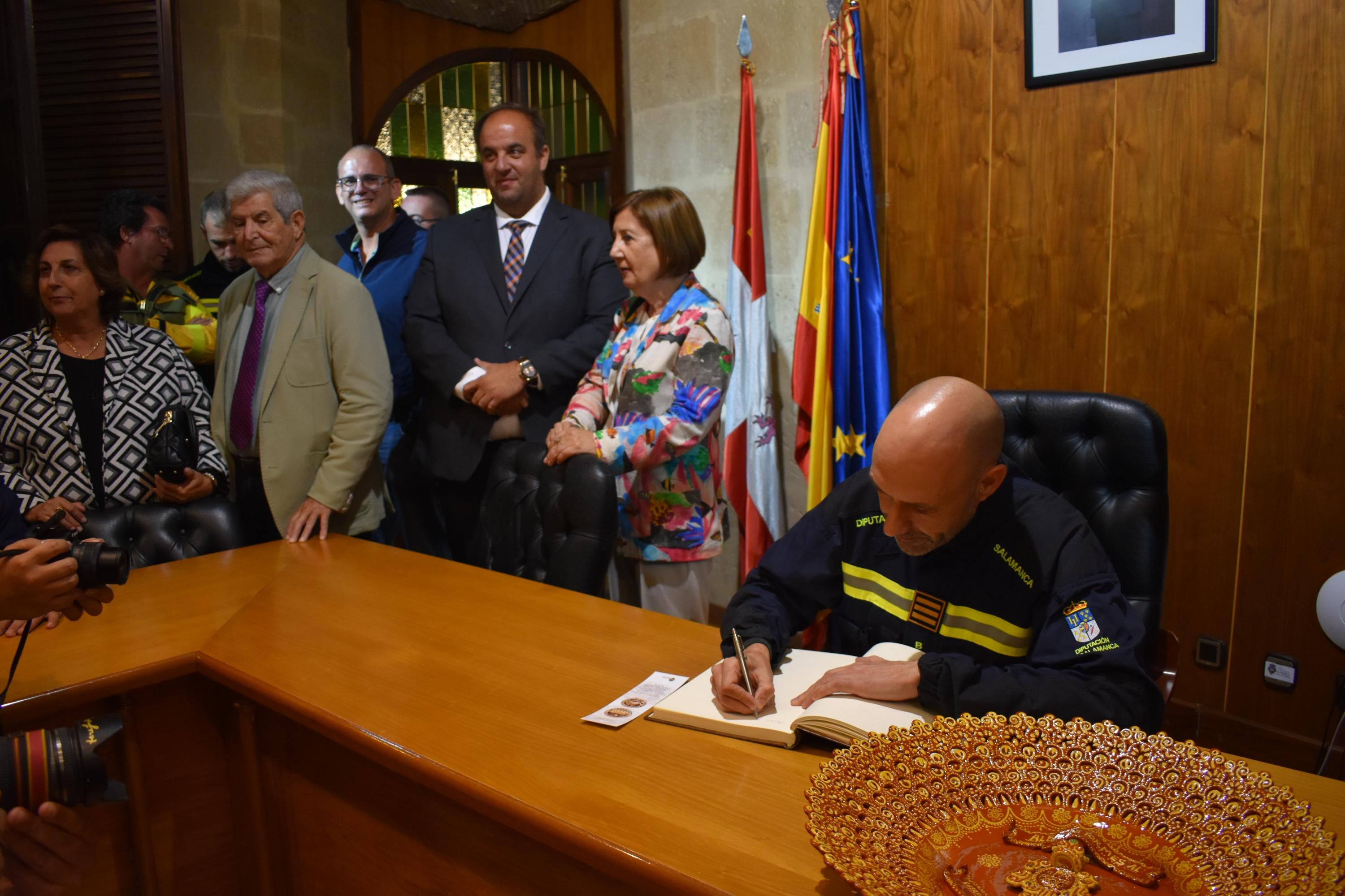 Los Bomberos de la Diputación protagonizan el pregón de las fiestas de Santa Teresa en Alba de Tormes