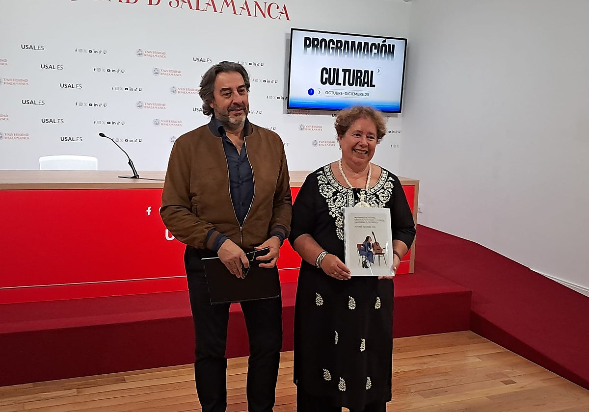 La vicerrectora de Cultura, Matilde Olarte, y el director del Servicio de Actividades Culturales de la Universidad, Javier Panera.