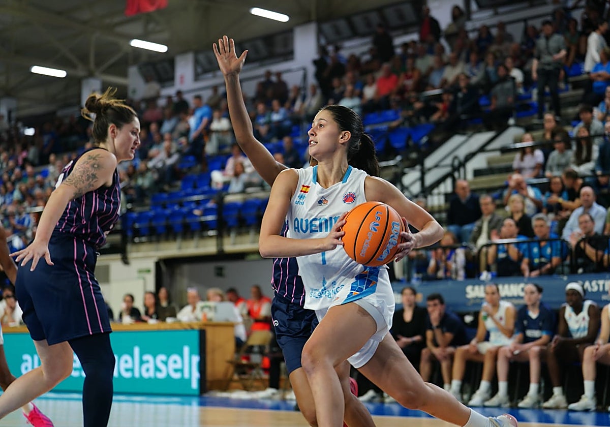 Claudia Soriano, en un ataque del Perfumerías Avenida.