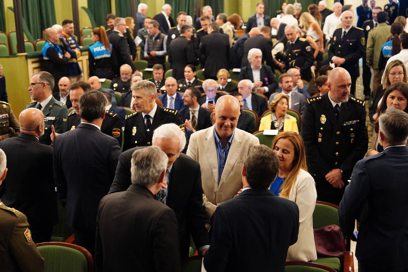 Homenaje a los que velan por la paz y el orden de la ciudad