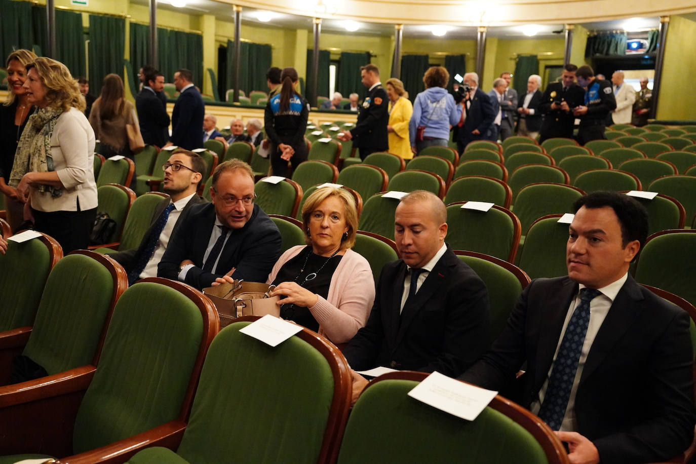 Homenaje a los que velan por la paz y el orden de la ciudad