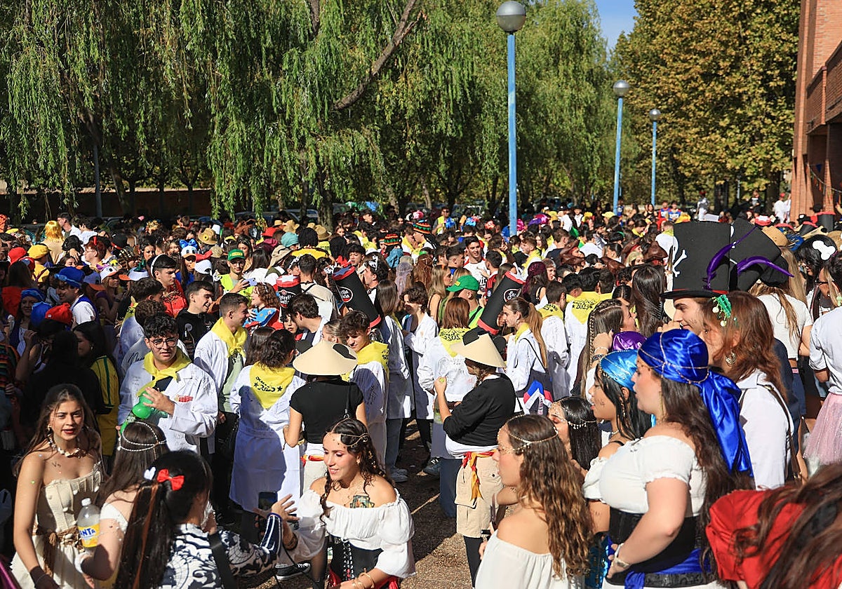 Así viven los estudiantes de Medicina sus fiestas en honor a San Lucas