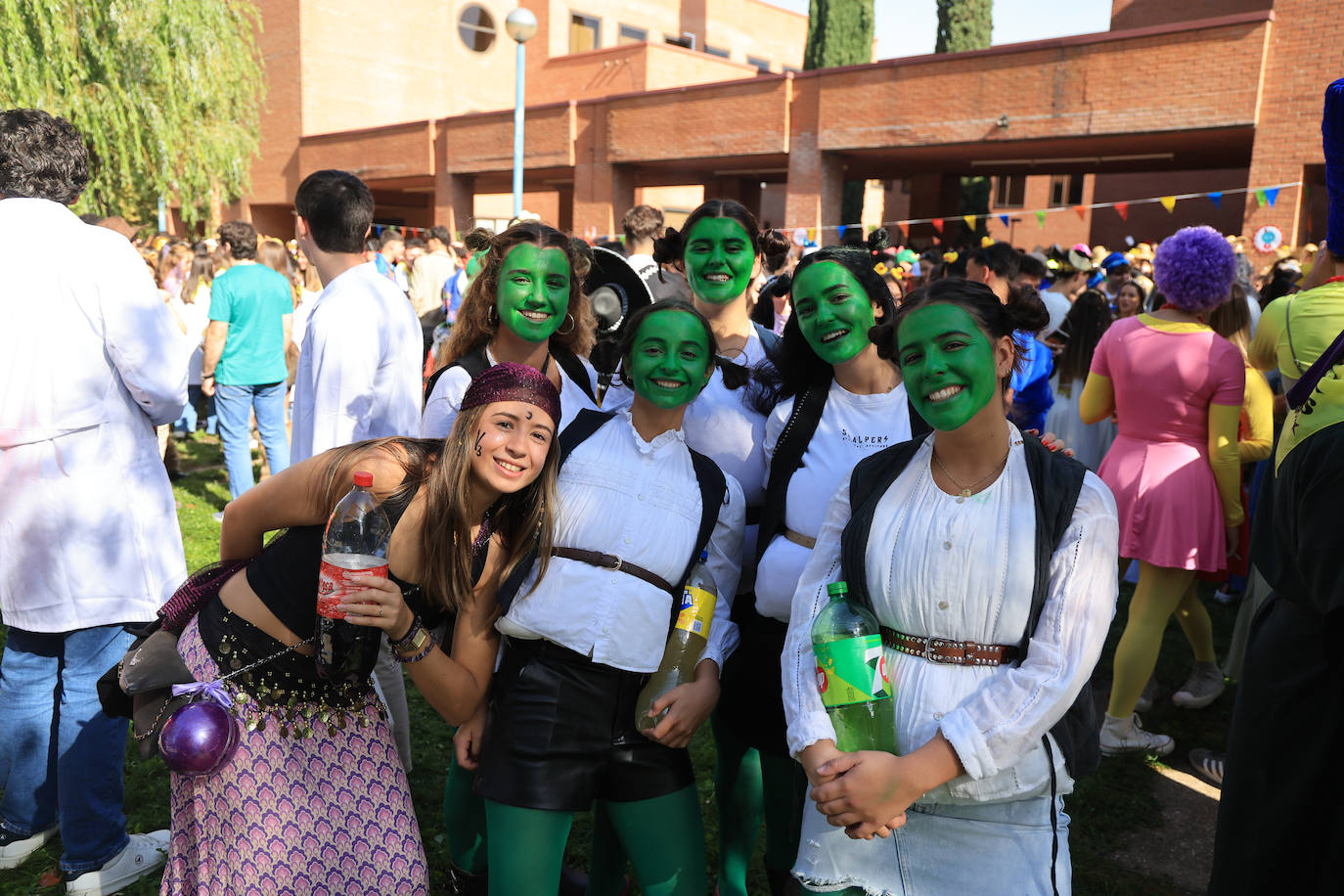 Así viven los estudiantes de Medicina sus fiestas en honor a San Lucas