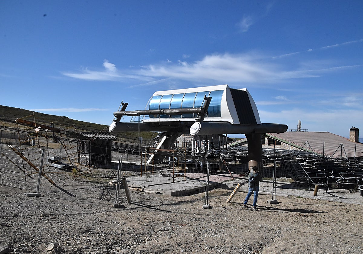 El equipo de Gobierno en Béjar prepara las instalaciones de La Covatilla, con especial atención al telesilla, para abrir gran parte de las pistas.