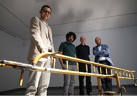 Ángel Fernández, Adrián Castañeda, Víctor Rico y Luis Sánchez, en la exposición 'Prohibido prohibir' del DA2.