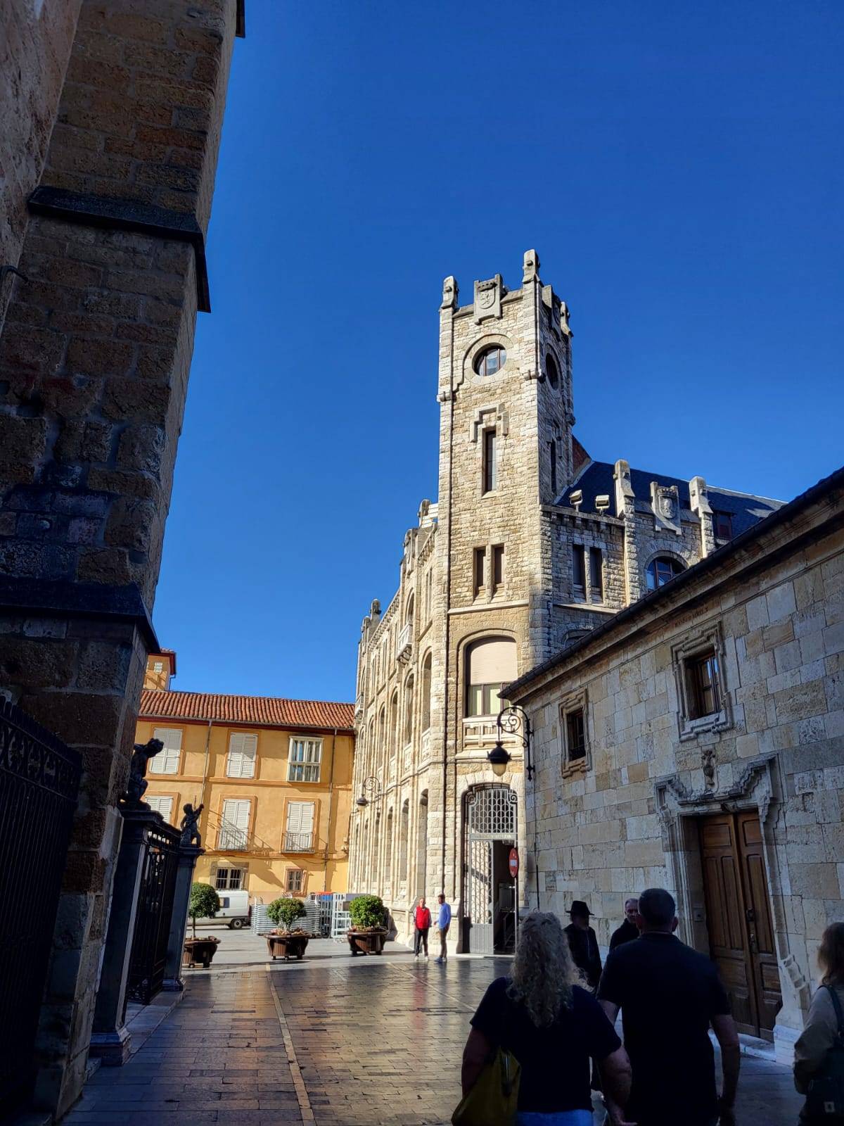La asociación San Miguel de Peñaranda visita León