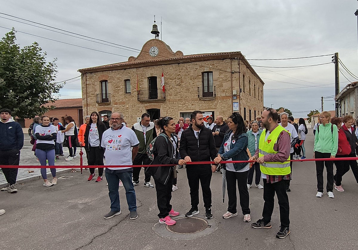 Pasos solidarios a favor del PacienteXperto desde Villar de Gallimazo