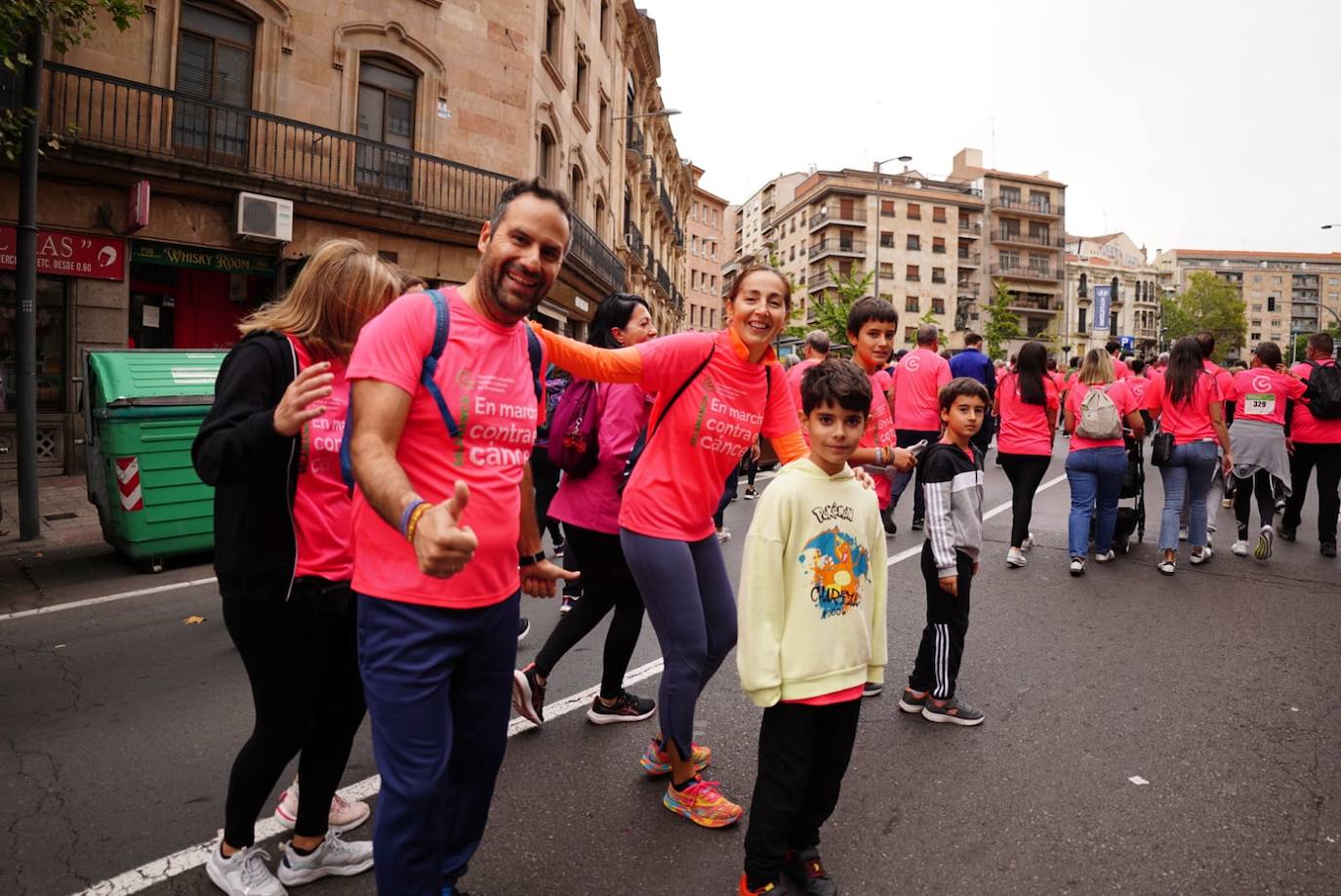 Salamanca &#039;se tiñe&#039; de rosa por el cáncer