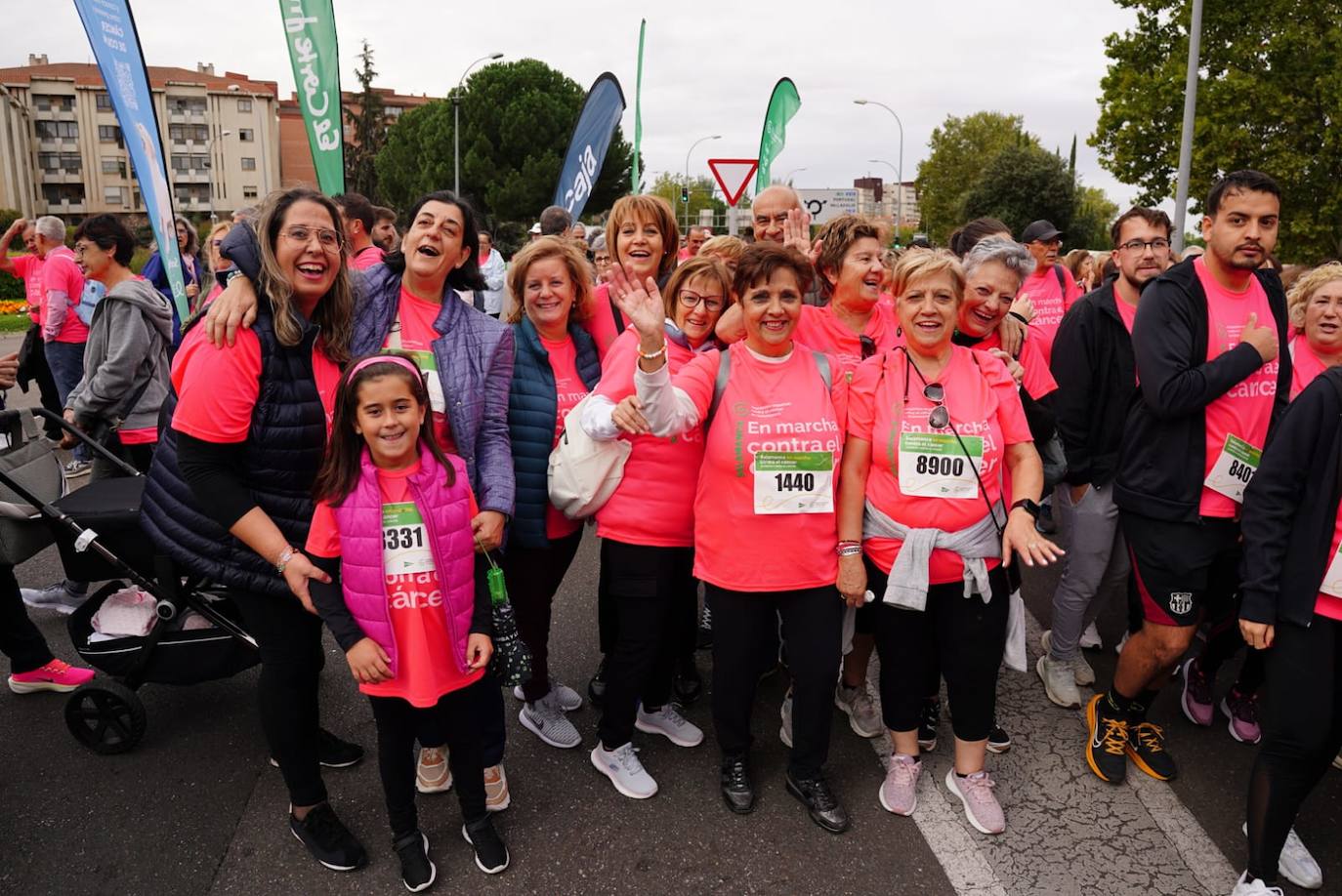Salamanca &#039;se tiñe&#039; de rosa por el cáncer