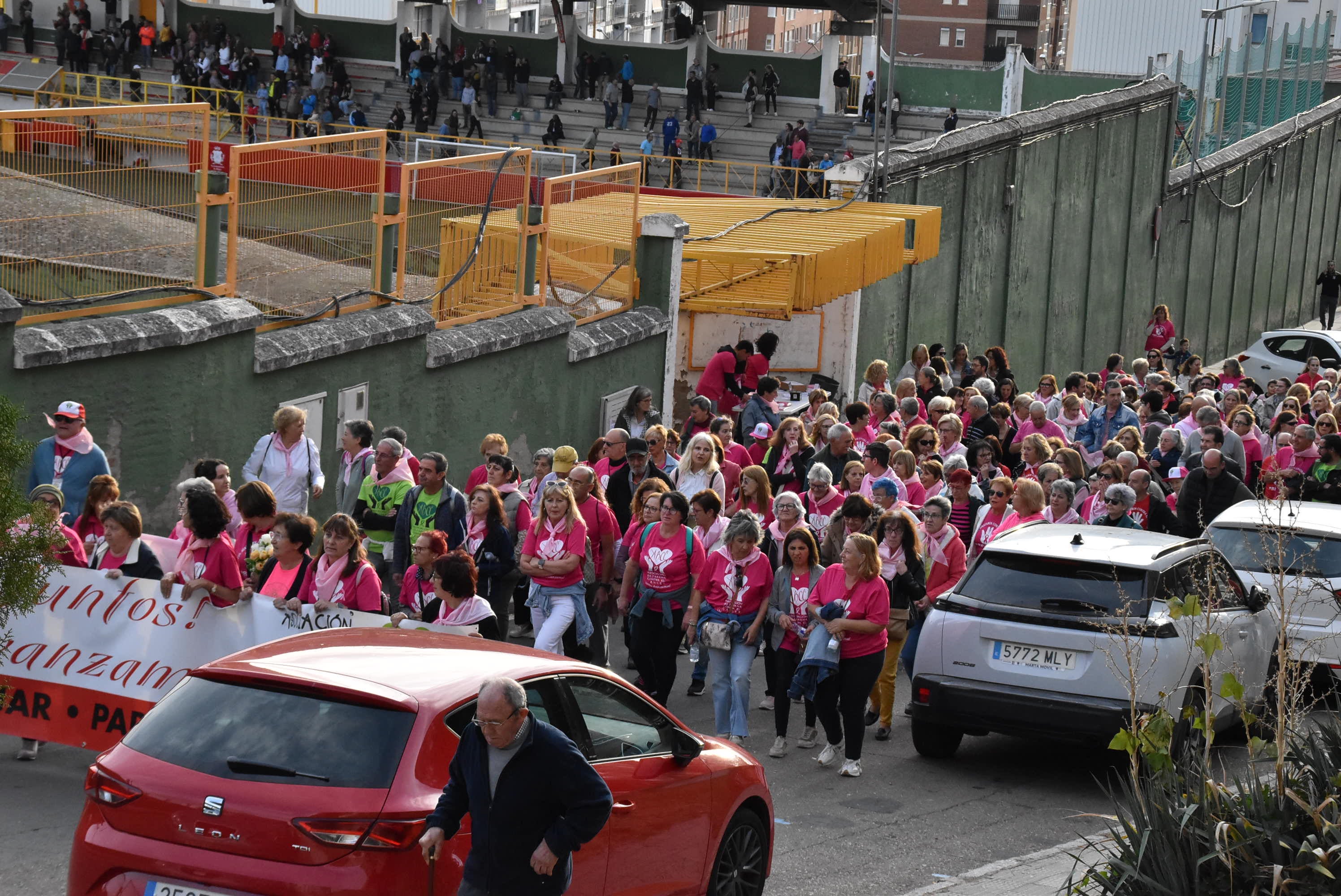 Béjar se tiñe de rosa en apoyo a la lucha contra el cáncer de mama