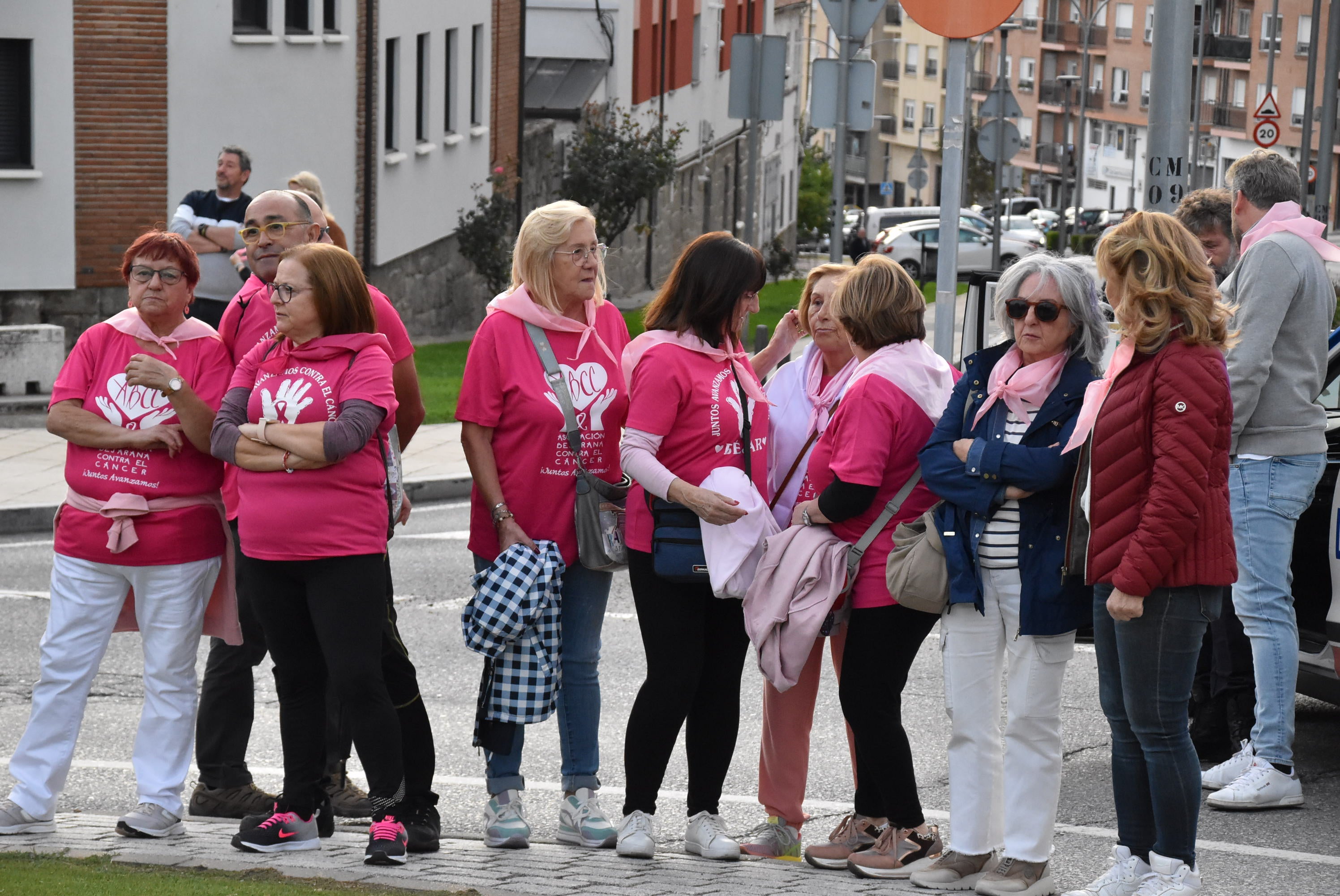 Béjar se tiñe de rosa en apoyo a la lucha contra el cáncer de mama