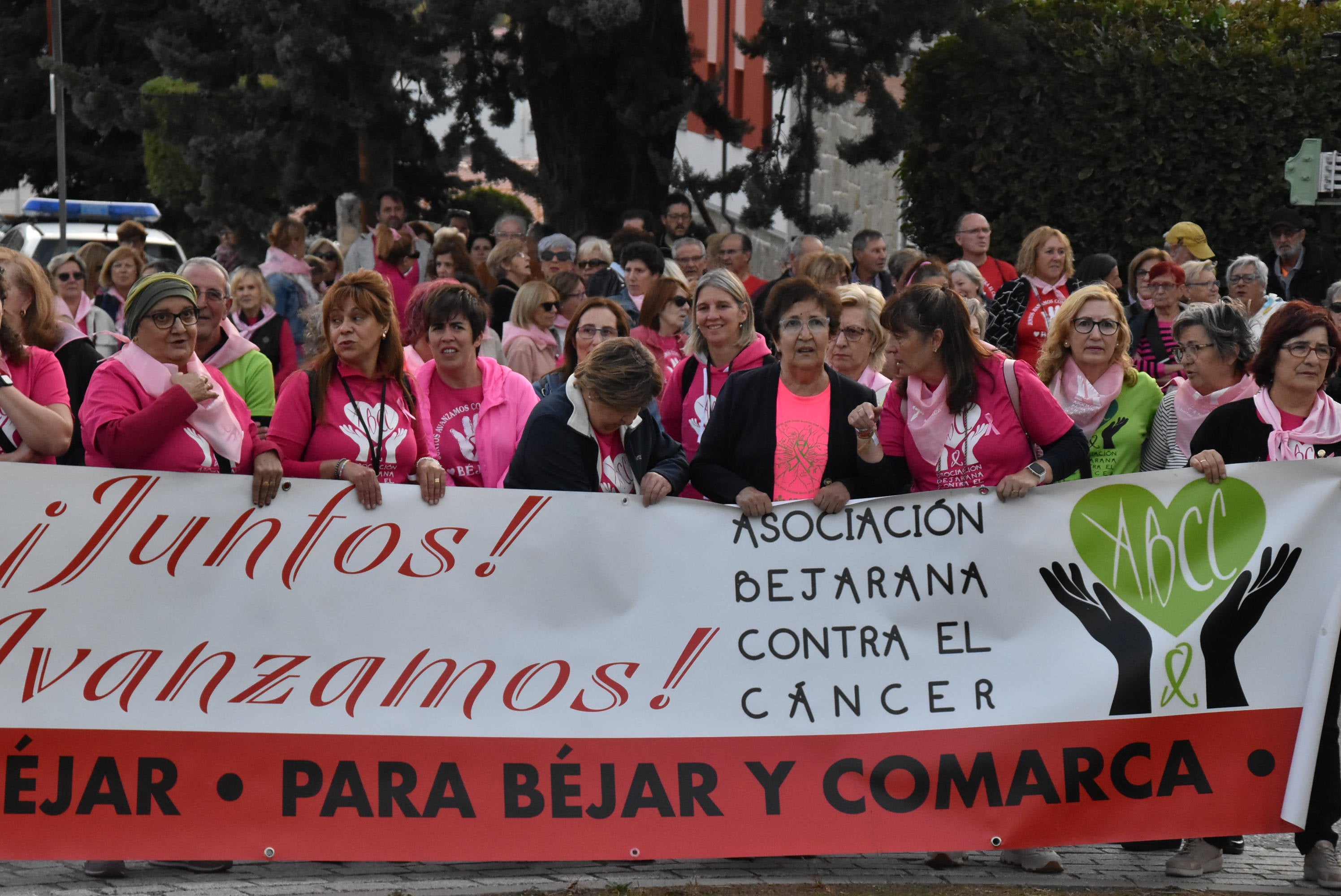 Béjar se tiñe de rosa en apoyo a la lucha contra el cáncer de mama