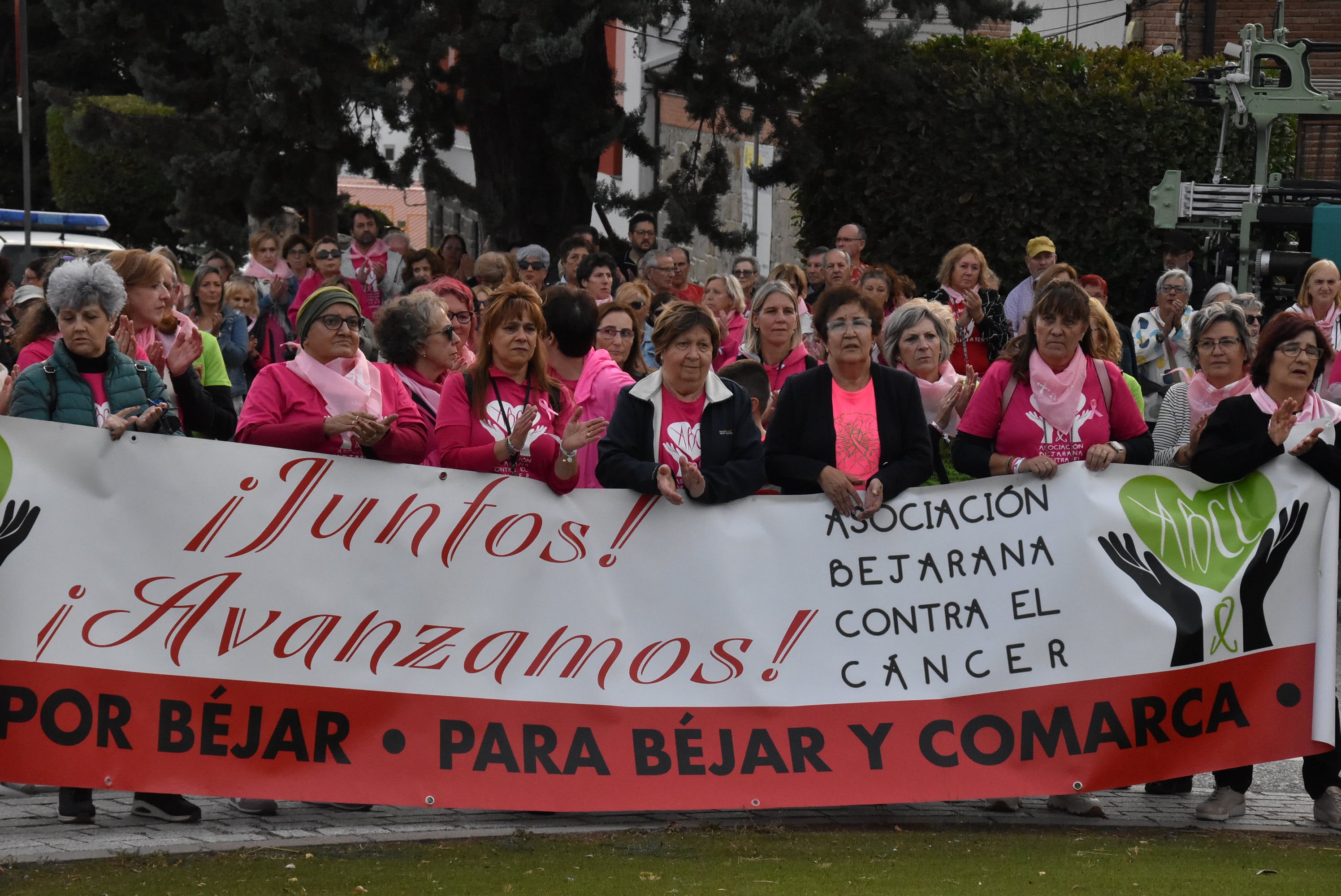Béjar se tiñe de rosa en apoyo a la lucha contra el cáncer de mama
