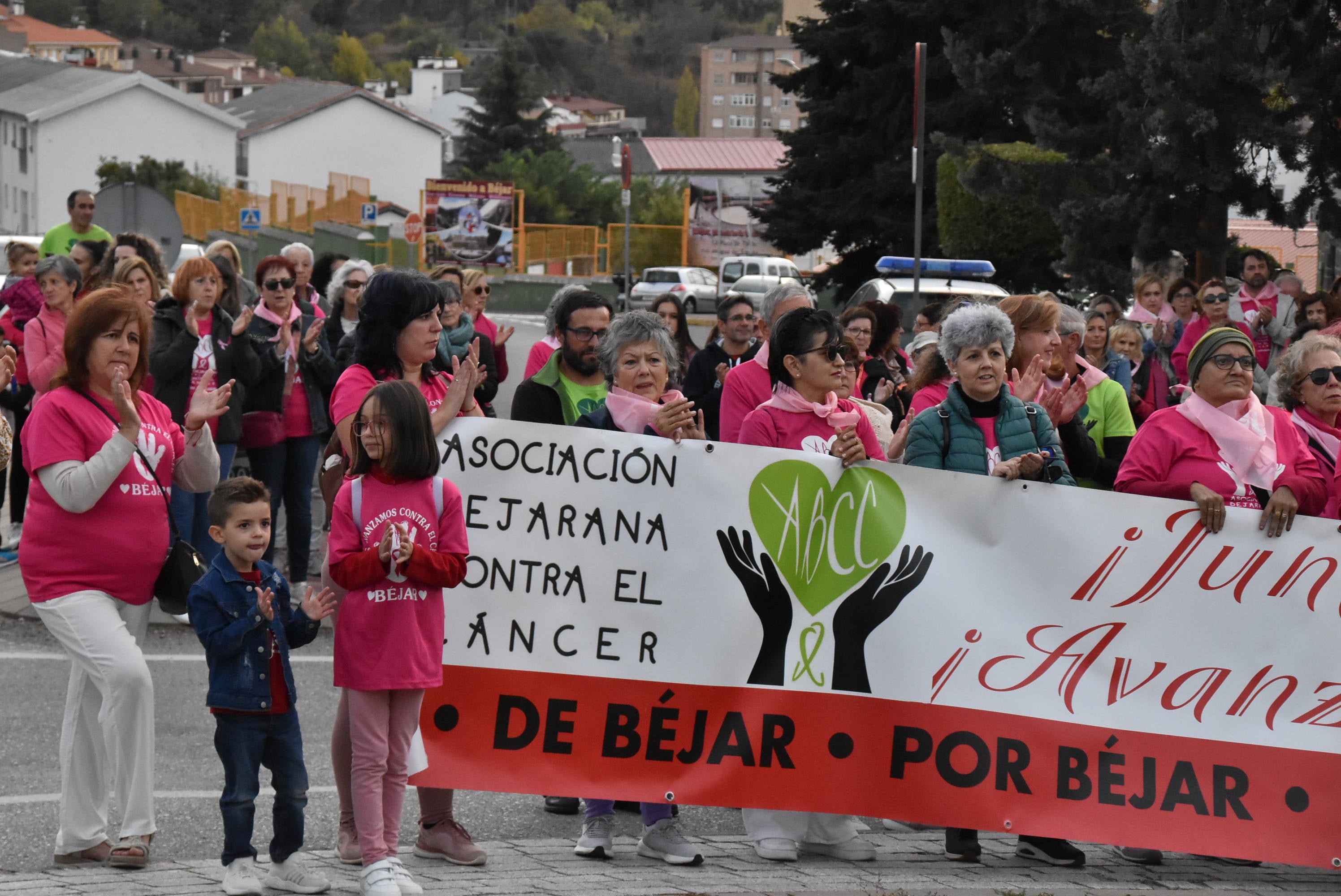 Béjar se tiñe de rosa en apoyo a la lucha contra el cáncer de mama