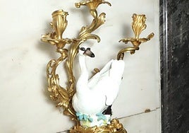 Uno de los espectaculares candelabros del siglo XVIII y estilo Meissen.