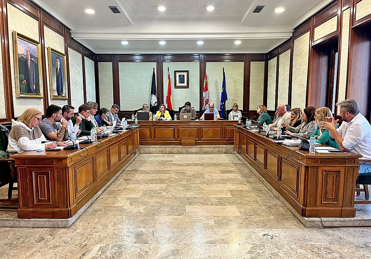 Imagen del último pleno celebrado en el Ayuntamiento de Béjar, aún con presencia de Kevin Blázquez (PP) antes de presentar su dimisión como concejal.