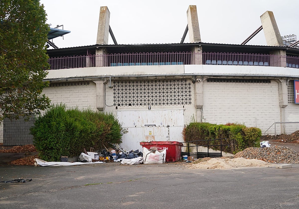 Exterior del Helmántico, en la zona de acreditaciones.