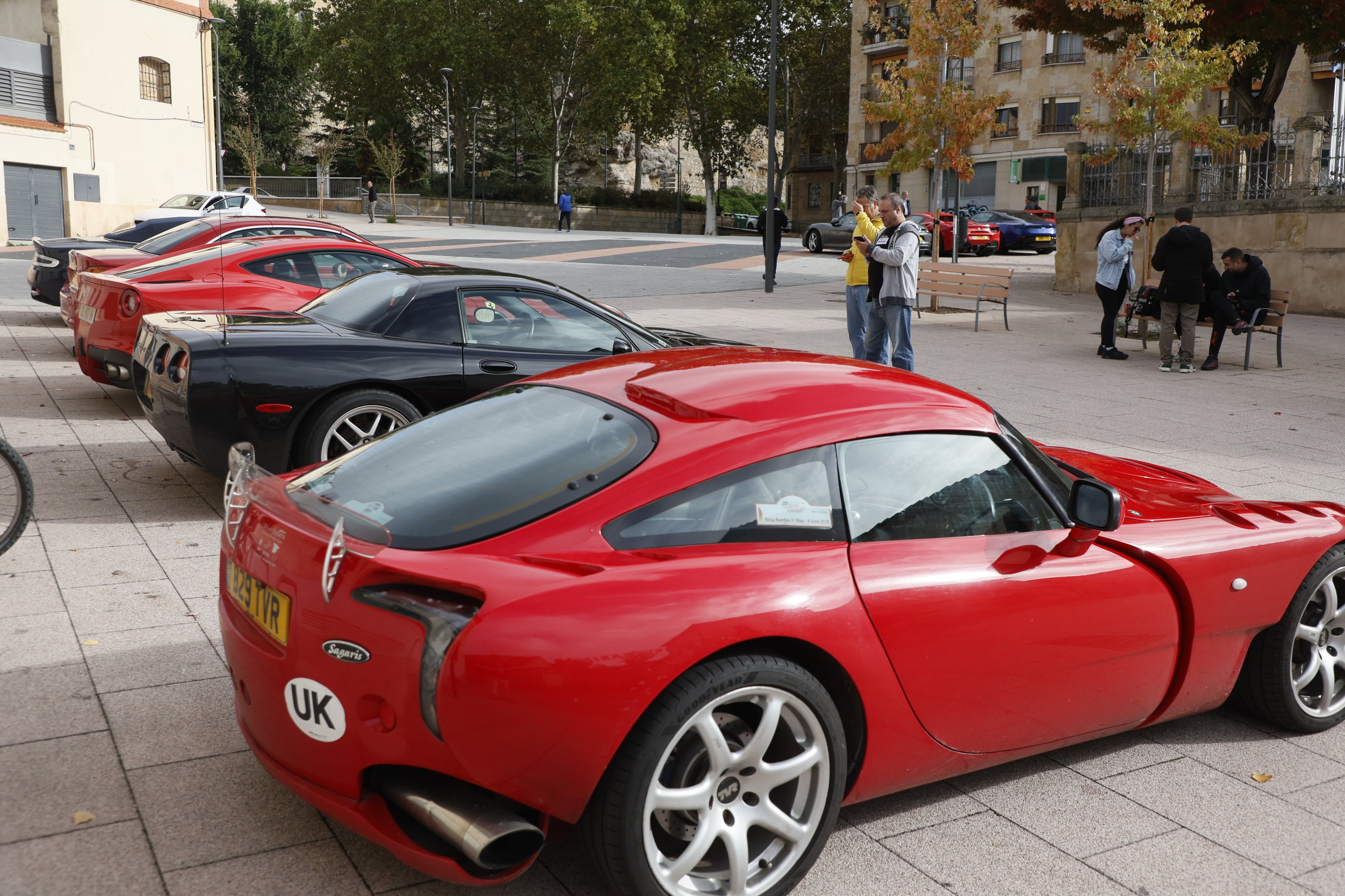 Los Ferrari y Aston Martin &#039;toman&#039; Salamanca