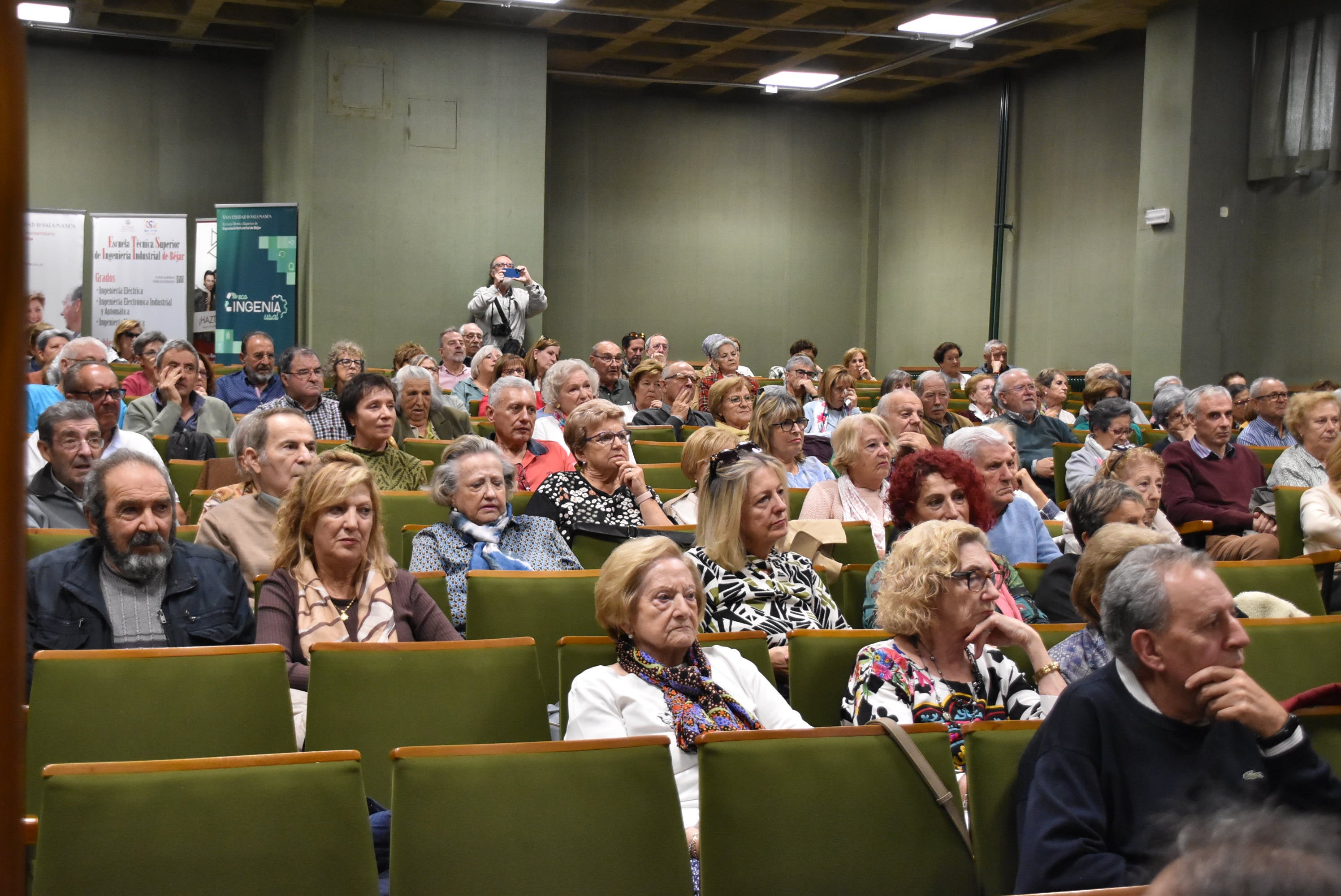 «En la Universidad de la Experiencia, nos relacionamos con gente y aprendemos»