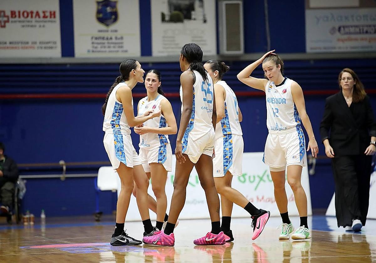 Las jugadoras del Perfumerías Avenida, durante un partido de Eurocup disputado en la presente temporada.