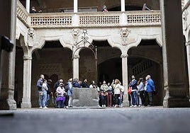 Imagen del patio de la Casa de las Conchas.