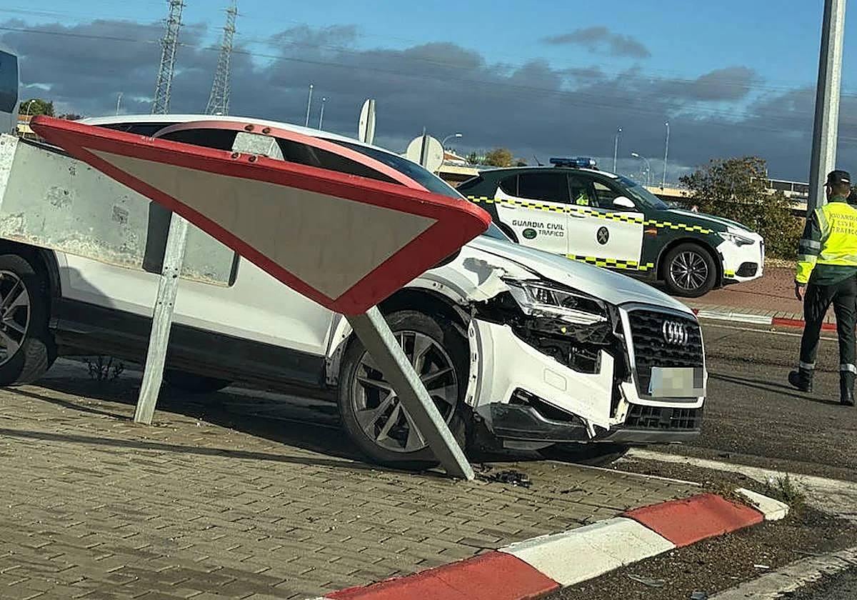 Imagen del vehículo siniestrado en la mañana de este jueves cerca del Estadio Helmántico.