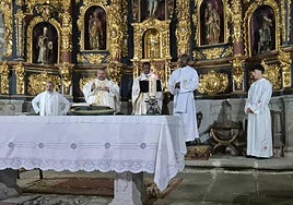 El padre Francisco tomó posesión en Ledrada el pasado fin de semana.
