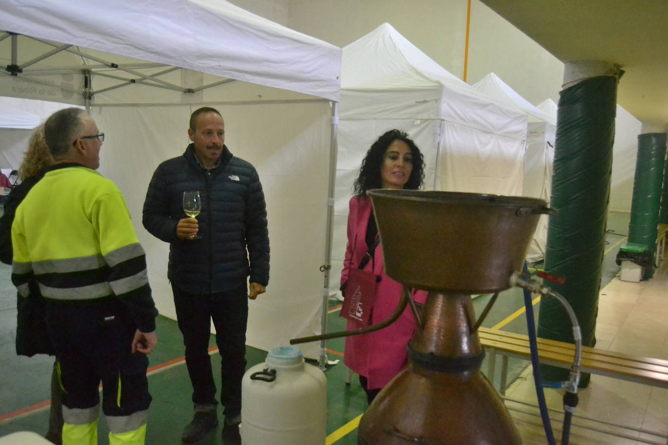 Aldeadávila celebra su feria del vino