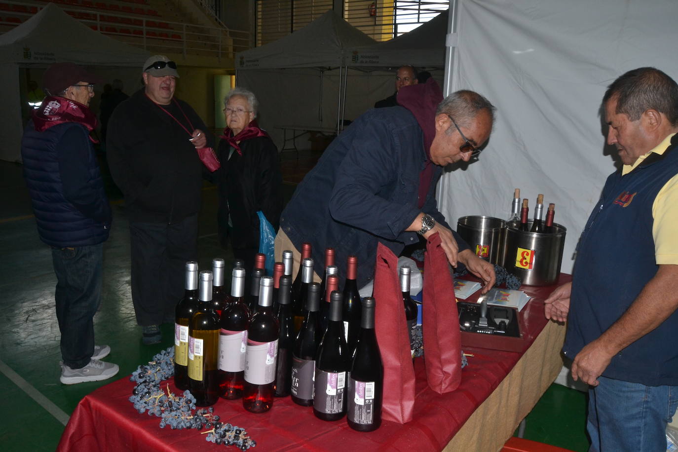 Aldeadávila cierra una exitosa feria en torno al vino