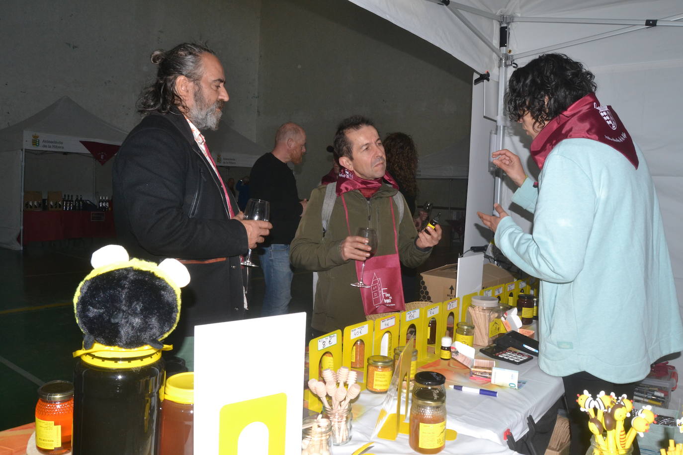 Aldeadávila cierra una exitosa feria en torno al vino