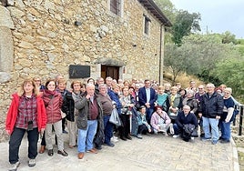 Visita a San Esteban de un grupo de la Universidad de la Experiencia.