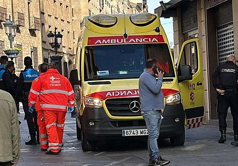 Revuelo en la plaza de los Bandos: Policía Nacional y Local se movilizan para evitar un suicidio