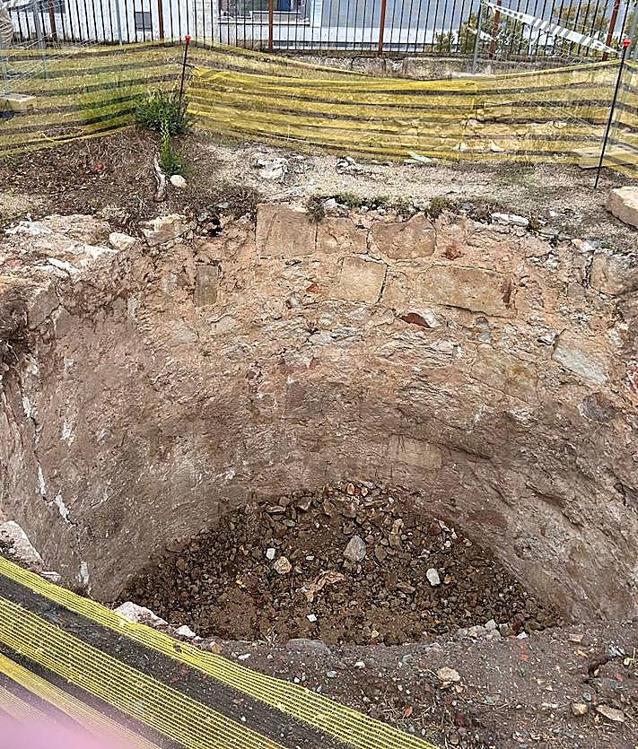 Imagen secundaria 2 - Nuevo hallazgo en el cerro de San Vicente: un pozo de nieve