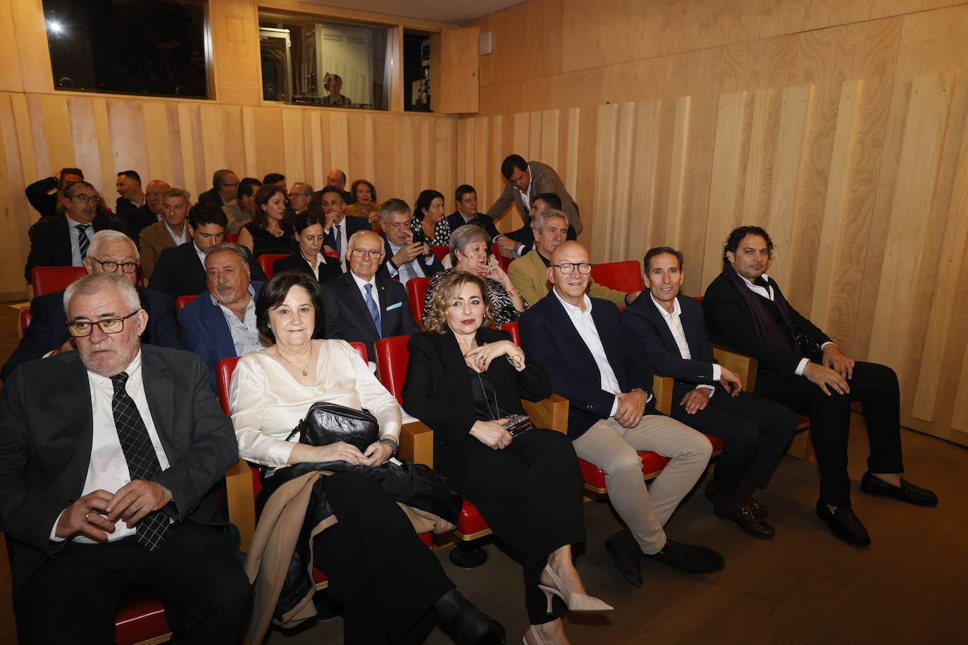 Autoescuelas El Pilar celebra su 45º aniversario