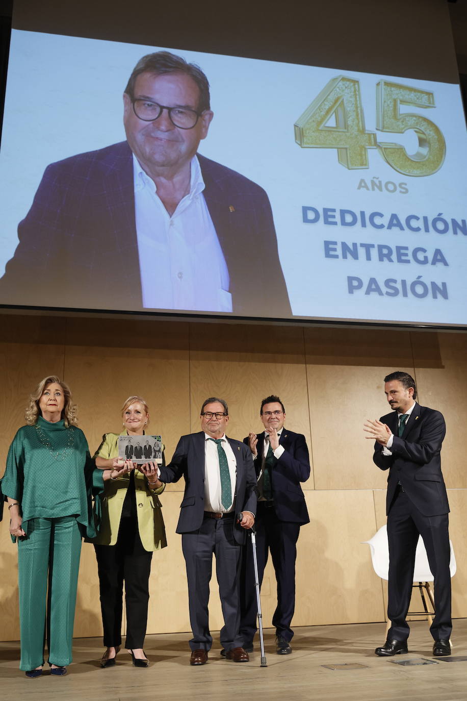 Autoescuelas El Pilar celebra su 45º aniversario