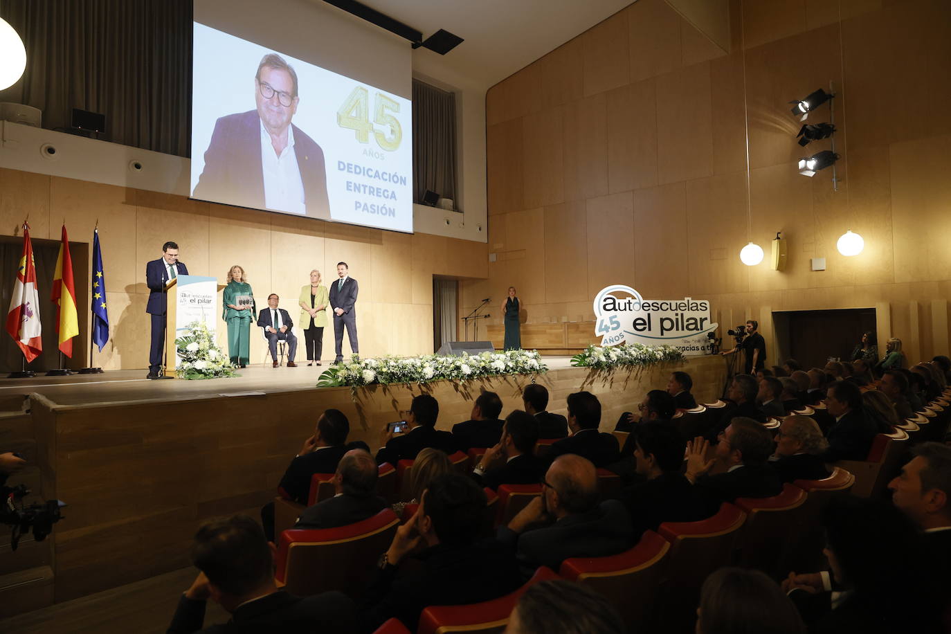 Autoescuelas El Pilar celebra su 45º aniversario