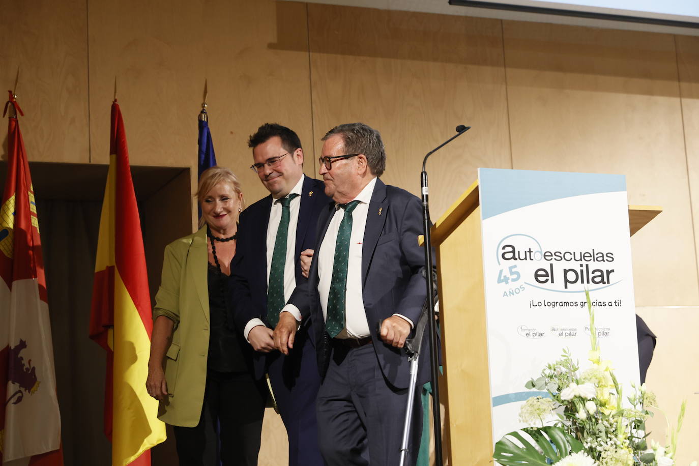 Autoescuelas El Pilar celebra su 45º aniversario