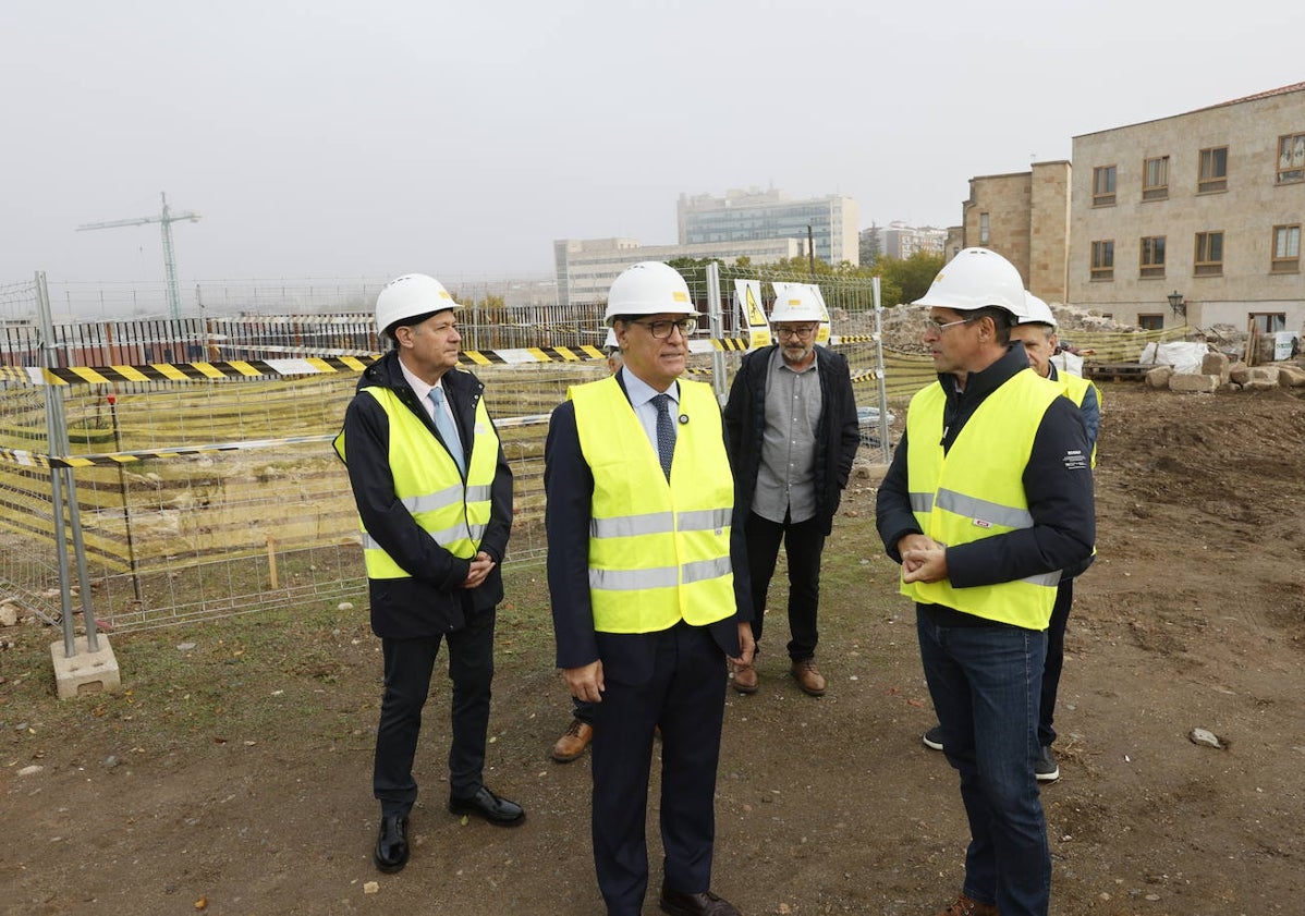 Imagen principal - Nuevo hallazgo en el cerro de San Vicente: un pozo de nieve