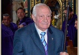 Juan Calderón Sánchez, antes de una salida procesional.