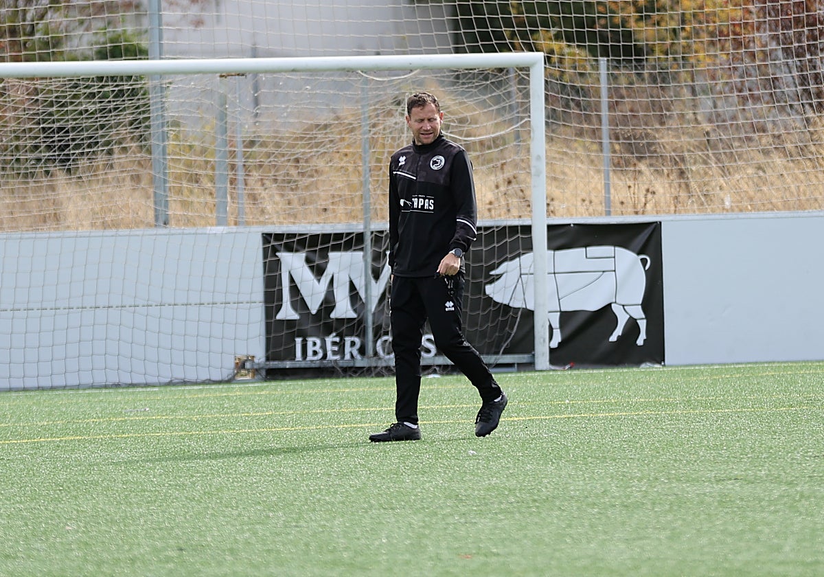 Mario Simón, en un entrenamiento en el anexo al Reina Sofía.