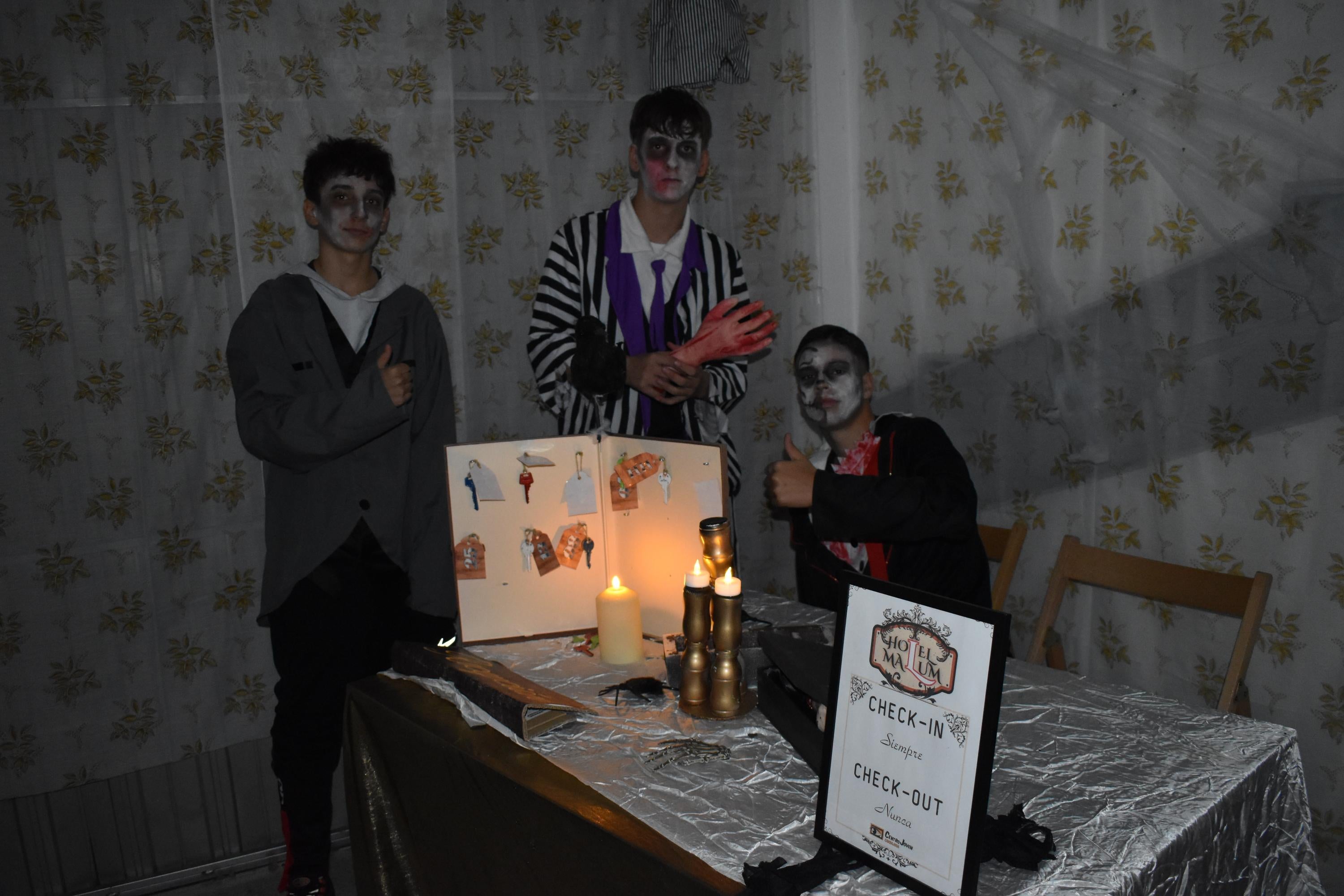 Túnel del terror, juegos y bailes en la tarde de Halloween en Carbajosa de la Sagrada