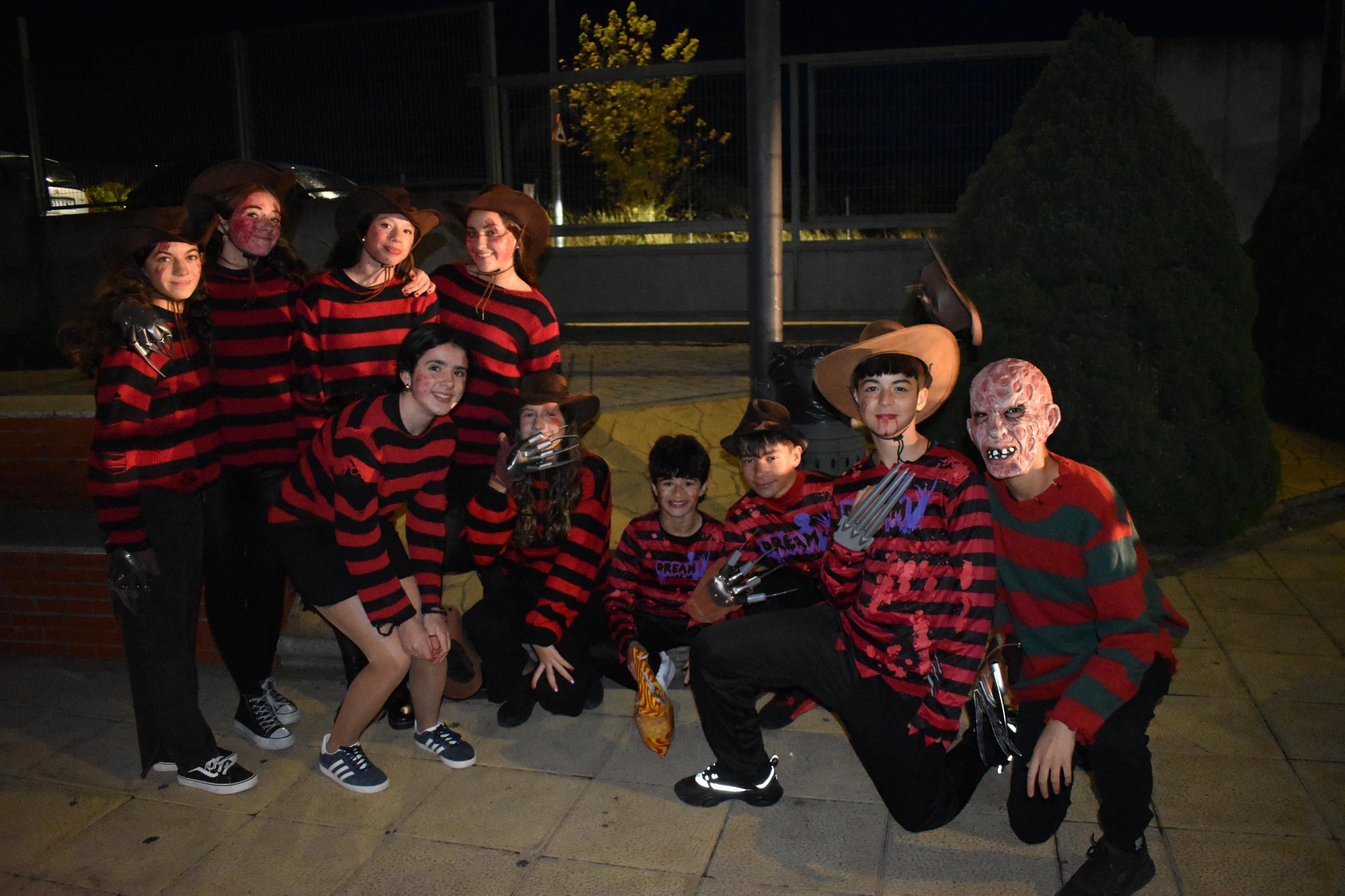 Túnel del terror, juegos y bailes en la tarde de Halloween en Carbajosa de la Sagrada