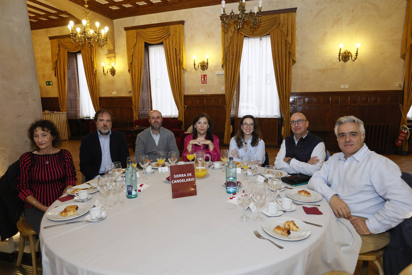 Paquita Romero (Asociación Parkinson Salamanca), José Francisco Sánchez y Miguel Ángel Ávila (Virofend), Mar González (LA GACETA), Alejandra Muñoz (Clínica Omnium), Rafael Carabias y José Luis Martínez (Residencia Usera).
