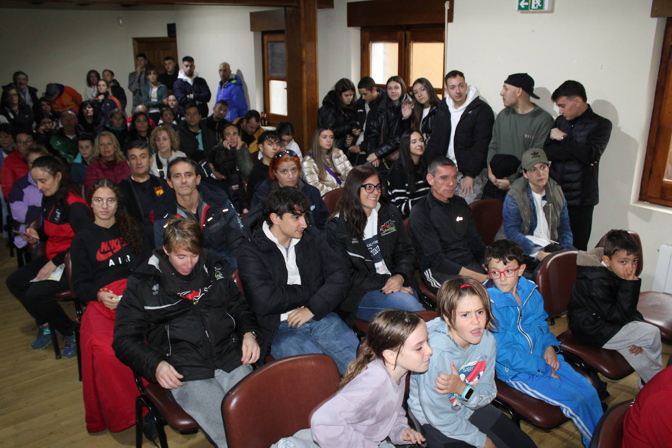La lluvia no puede con la carrera de los lagares de San Esteban de la Sierra