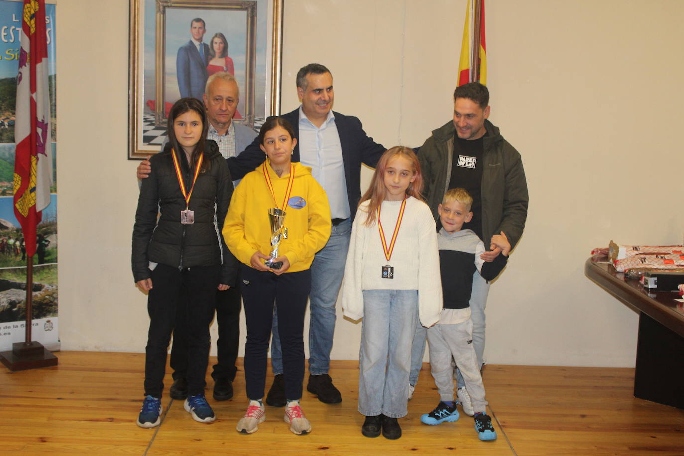 La lluvia no puede con la carrera de los lagares de San Esteban de la Sierra