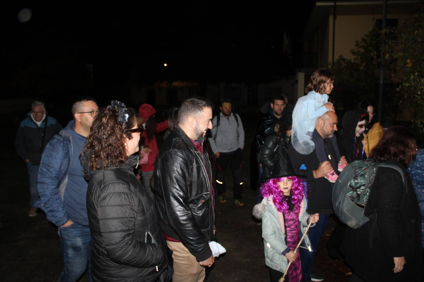 Niños y mayores disfrutan en El Tejado