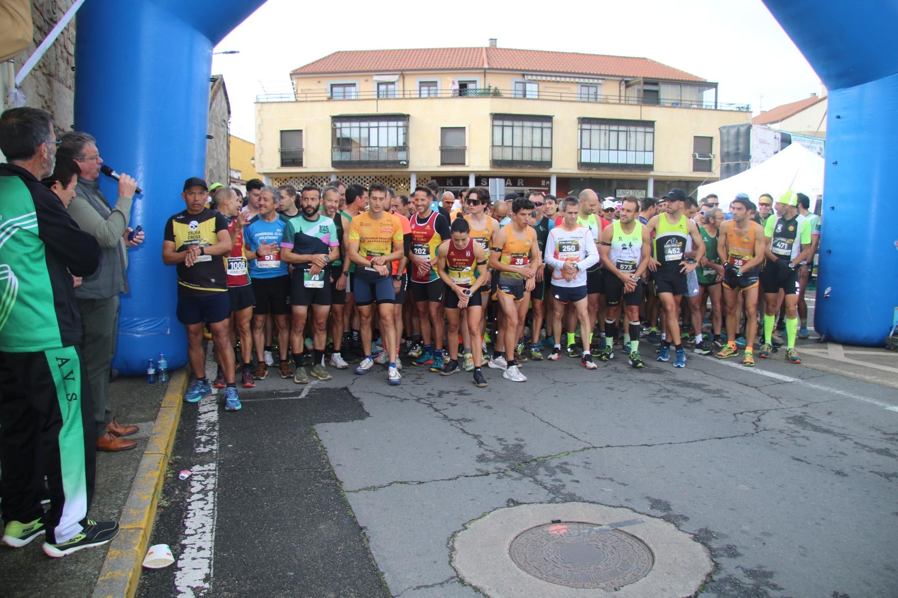Cabrerizos reúne a 800 atletas en la primera carrera de la XXXIII Liga de Cross